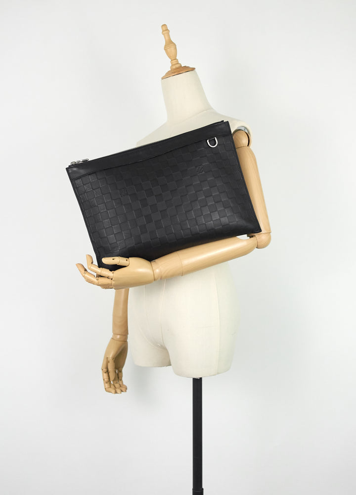 discovery pochette gm damier infini leather bag