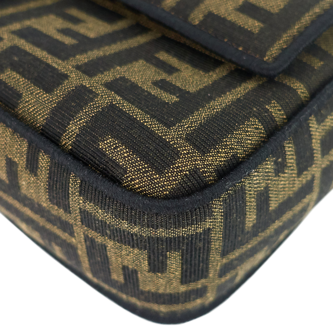 fendi fabric jacquard ff 1974 medium baguette tobacco moro black Fendi Multipocket Baguette Shoulder Bag The bag can be carried by hand or worn either on the shoulder or cross Fendi Fabric Jacquard FF 1974