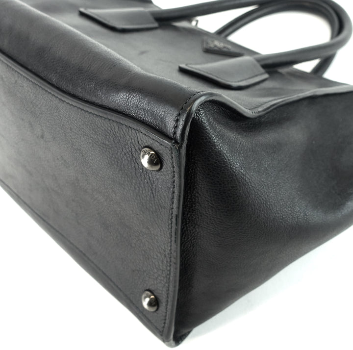twin pocket glazed calf leather tote bag