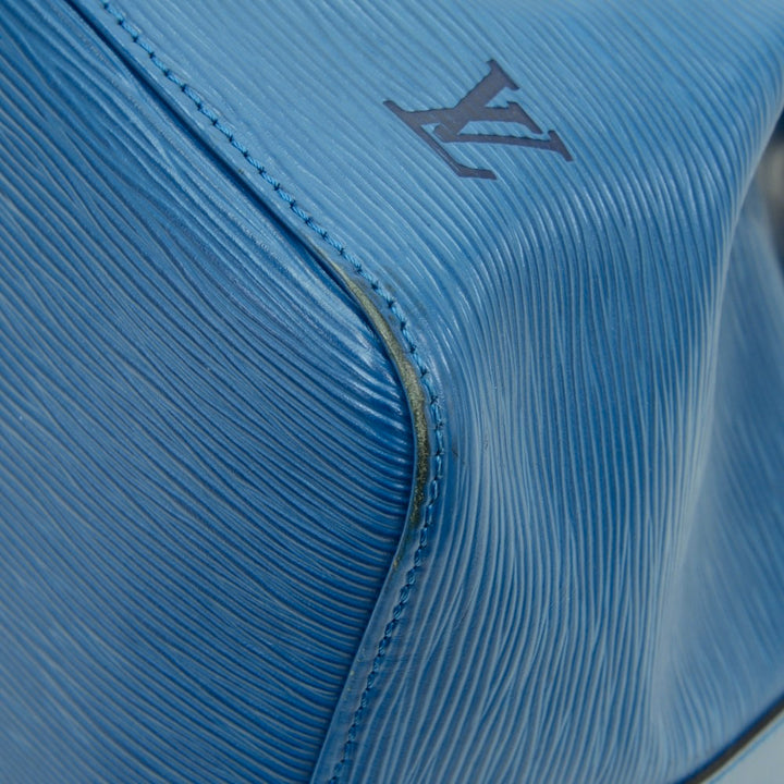 petit noe blue epi leather shoulder bag
