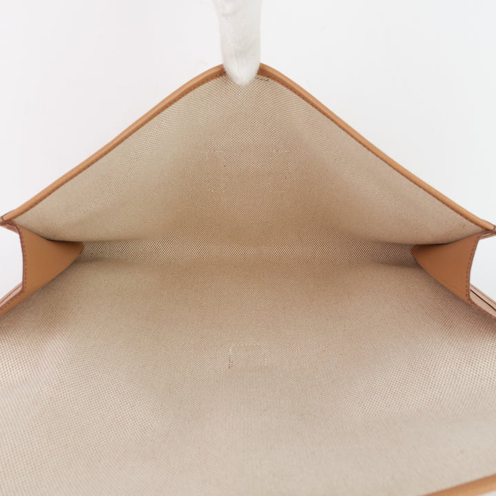 jige gm courchevel leather clutch bag