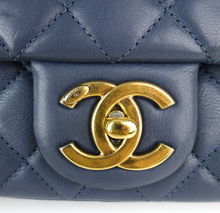 cc crown quilted leather shoulder bag