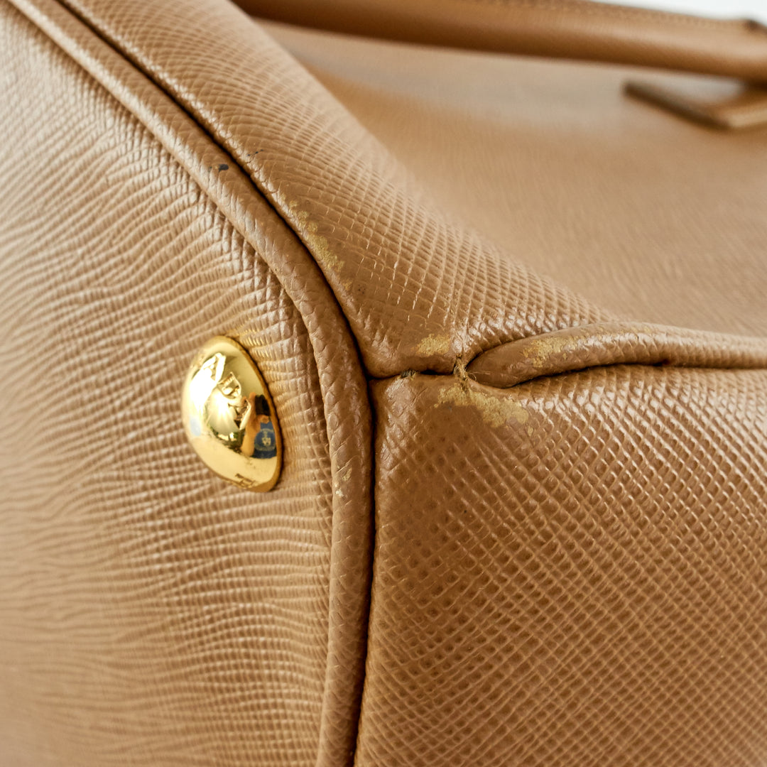 galleria saffiano leather tote bag